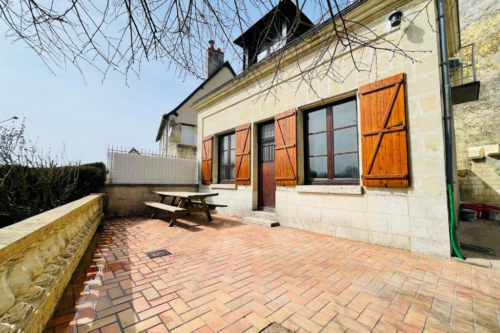 Beautiful house with a garden on a hill near Amboise 38 rue de Pocé, 37530 Nazelles-Négron