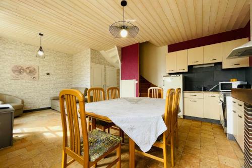 Beautiful house with a garden on a hill near Amboise