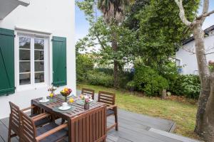 Beautiful house with a large yard at the heart of Hendaye - Welkeys