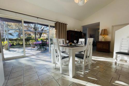 Beautiful house with large terrace in the heart of Touraine