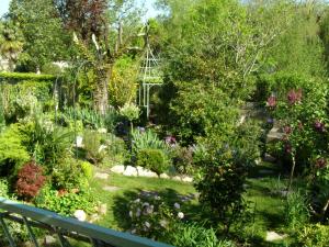 Beautiful large stylish villa centrally located in Pons