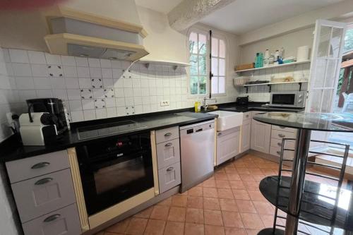 Beautiful Provencale Villa with pool!