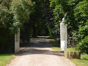 Maison de vacances Beautiful secluded and quiet house in Champvert with pond  58300 Champvert Bourgogne