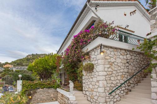 Beautiful villa with panoramic view over Nice