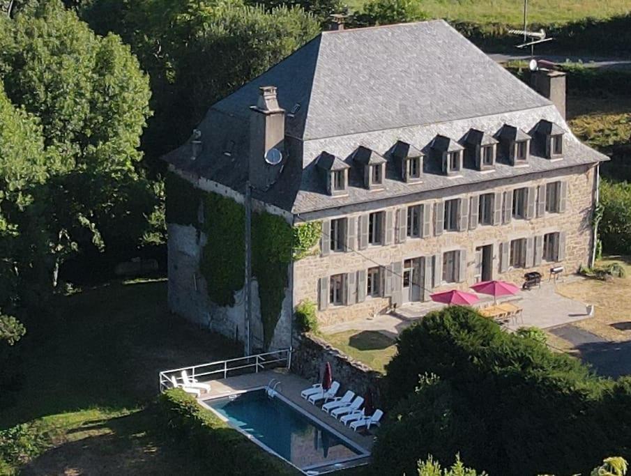 Maison de vacances Belle et confortable demeure du XVII ème siècle Le Lavendès 15350 Champagnac