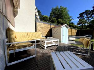 Belle maison au milieu des pins