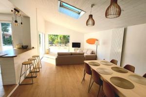 Belle maison avec JARDIN -TERRASSE- PISCINE PRIVEE