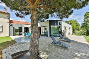 Belle maison de 300 m2 avec piscine, sauna, jacuzzi