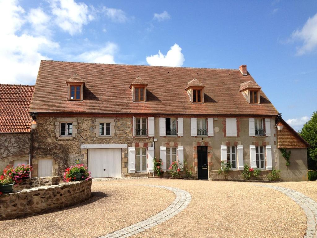 Maison de vacances Belle maison de famille avec vue sur la Creuse 5 Place de l’Eglise 23380 Glénic