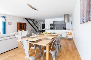 Belle maison familiale et contemporaine avec piscine