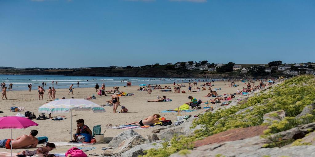 Belle maison pieds dans l'eau, vue mer! 3 Rue de la Plage, 29550 Saint-Nic