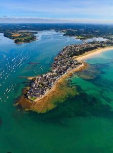 Belle maison rénovée, 5mn à pied de la mer, classée meublé de tourisme 3 étoiles