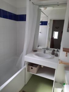 Belle maisonnette dans résidence avec piscine