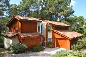 Maison de vacances Belle villa au calme avec des vues magnifiques et proche plage 17 Lotissement le Haut des Greens 33680 Lacanau Aquitaine