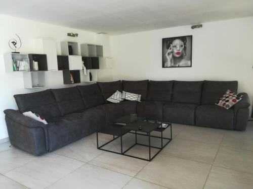 Belle villa contemporaine -12P-piscine chauffée