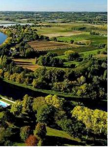 Maison de vacances Bellevue de la Rive Gauche sublime avec du vin  33890 Pessac-sur-Dordogne Aquitaine