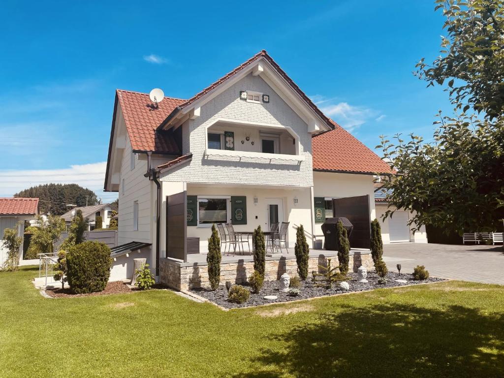 Bezauberndes Gästehaus Hausenerstrasse 2, 86874 Zaisertshofen