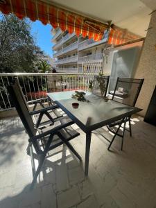 Maison de vacances BNB RENTING spacious 1 bedroom apartment in Antibes center with a parking 1 avenue de Provence Le Voltaire 06600 Antibes Provence-Alpes-Côte d\'Azur