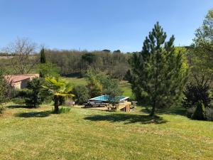 Maison de vacances BOURGUETTE La petite maison dans la prairie Lieu dit chez bourguette 24320 Saint-Paul-Lizonne Aquitaine