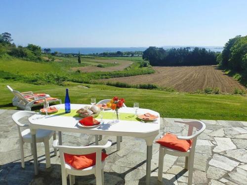 Breton granite stone house with fantastic sea views