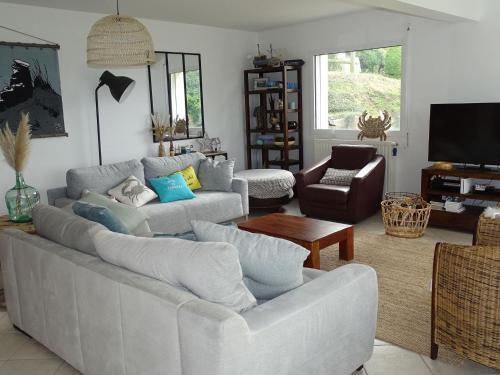 Breton holiday home with fantastic sea views