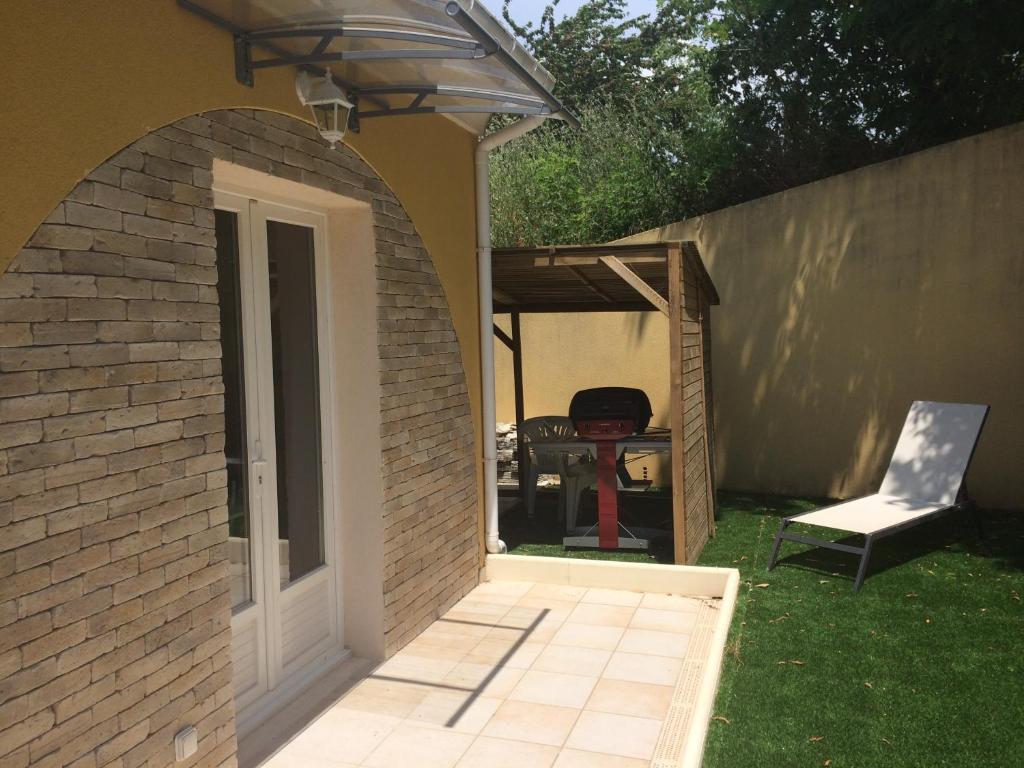 Breton holiday home with fantastic sea views 29630 Plougasnou