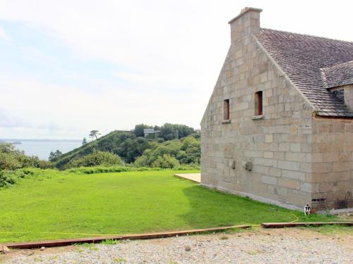 Breton stone house with panoramic sea views, Plouzané
