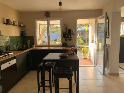 Bright and quiet house with two gardens north shade and south sun