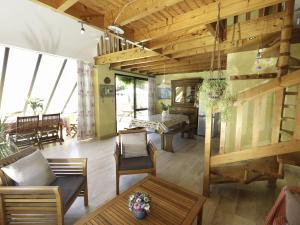 Bright cottage in a quiet location, near the coast, Sibiril