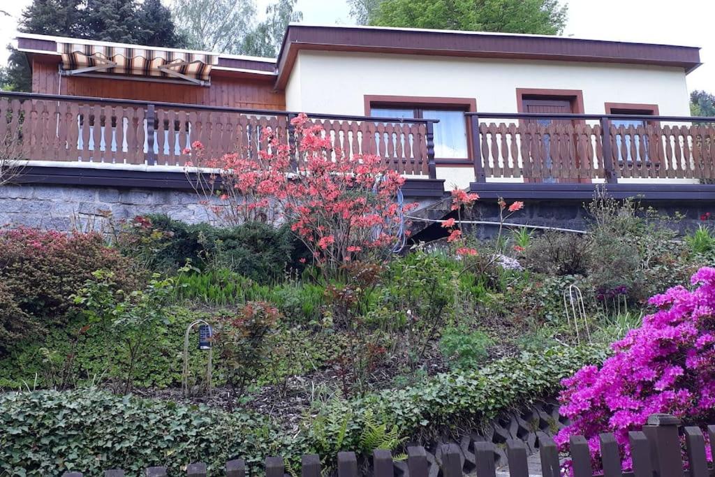 Maison de vacances Bungalow blühende Oase 40 Hainersdorfer Weg A 01855 Sebnitz