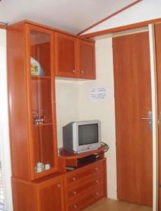 Bungalow de 2 chambres avec jardin amenage et wifi a Cauterets a 3 km des pistes