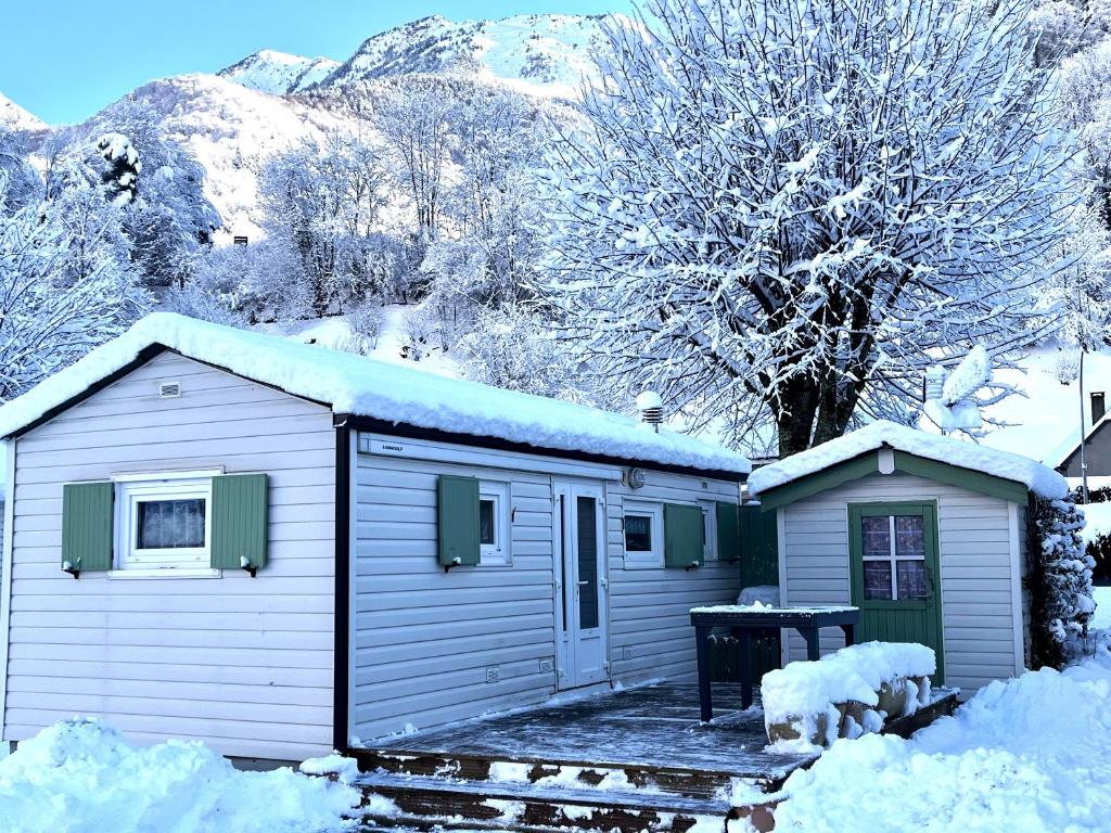 Bungalow de 2 chambres avec jardin amenage et wifi a Cauterets 31 Route de Pierrefitte Occitanie, Hautes-Pyrénées, 65110 Cauterets