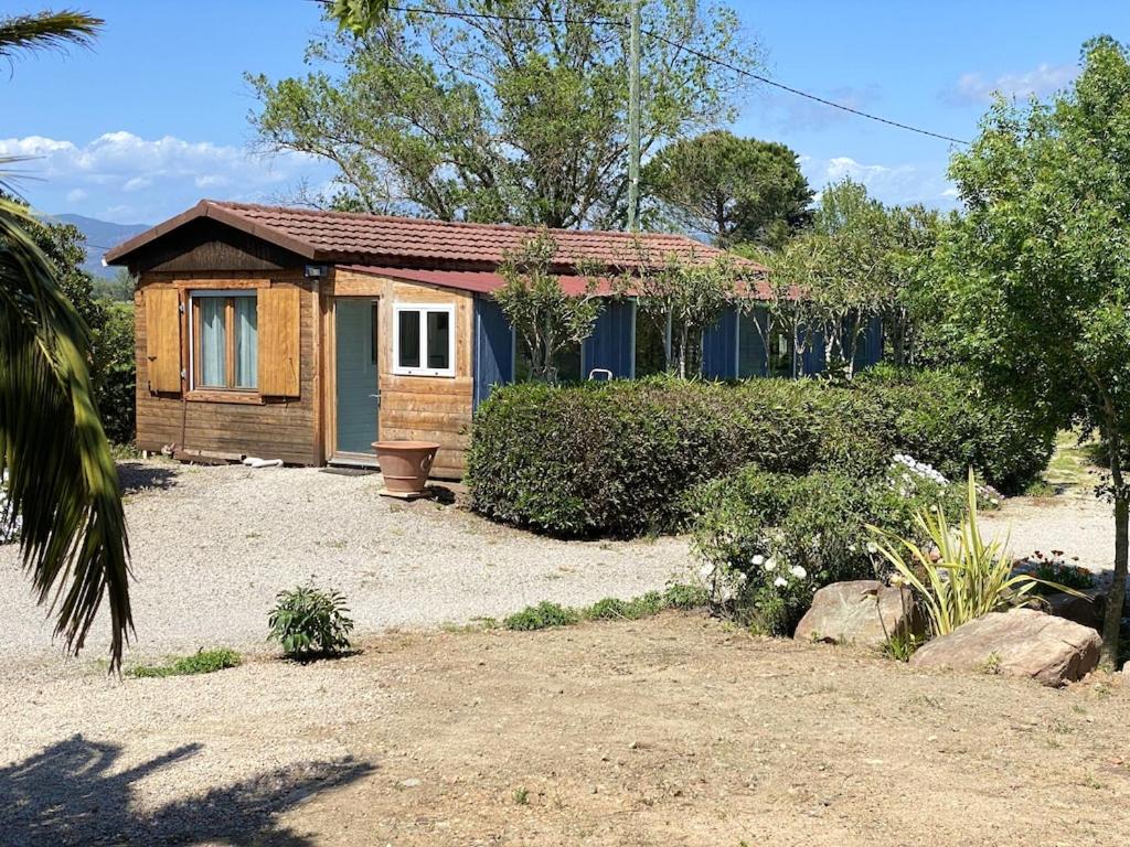 Bungalow de 2 chambres avec jardin clos et wifi a Roquebrune sur Argens 488 Chemin du Ressard Provence-Alpes-Côte d'Azur, Var, 83520 Roquebrune-sur Argens