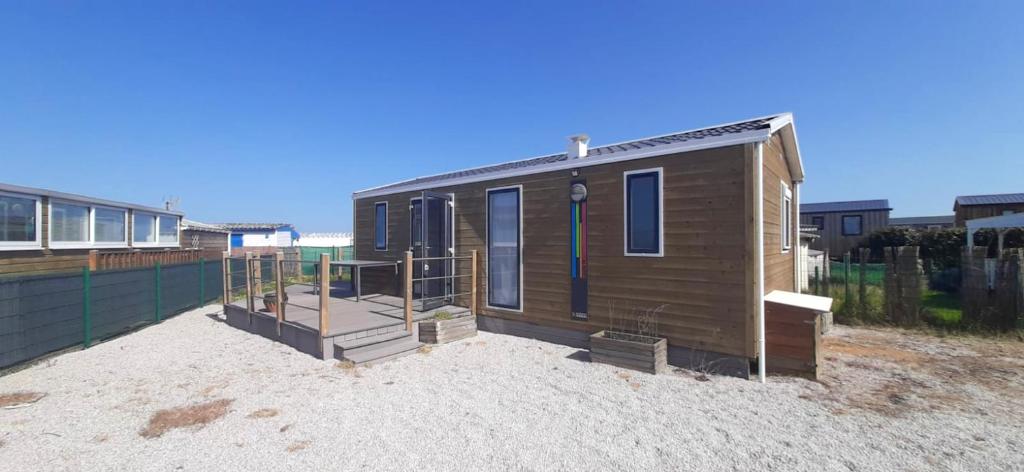 Maison de vacances Bungalow de 2 chambres avec piscine partagee jardin amenage et wifi a Grandcamp Maisy 32 Rue du Fort Samson (lot 17) Normandie, Calvados 14450 Grandcamp-Maisy