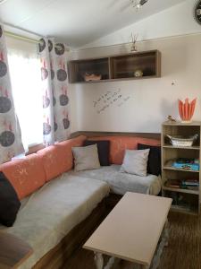 Bungalow de 2 chambres avec piscine partagee jardin et wifi a Sainte Eulalie en Born
