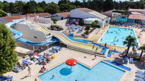 Bungalow de 2 chambres avec piscine partagee sauna et wifi a Saint Jean de Monts a 2 km de la plage