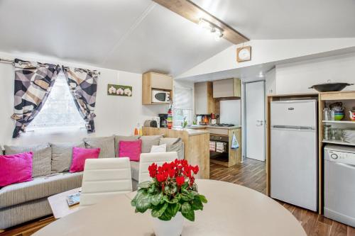 Bungalow de 3 chambres a Saint Brevin les Pins a 300 m de la plage avec piscine partagee et terrasse amenagee