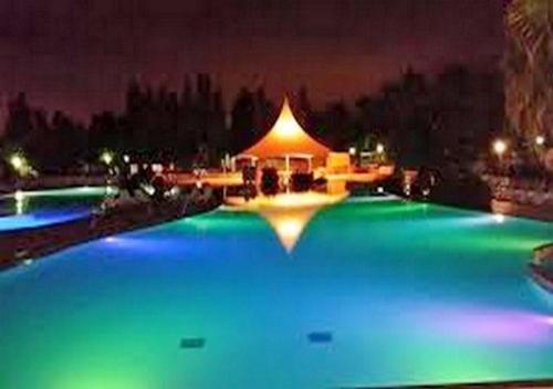 Bungalow de 3 chambres a Vias a 800 m de la plage avec piscine partagee jacuzzi et jardin amenage