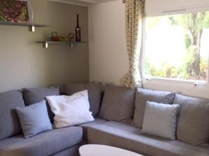 Bungalow de 3 chambres avec piscine partagee et jardin amenage a Frejus a 5 km de la plage