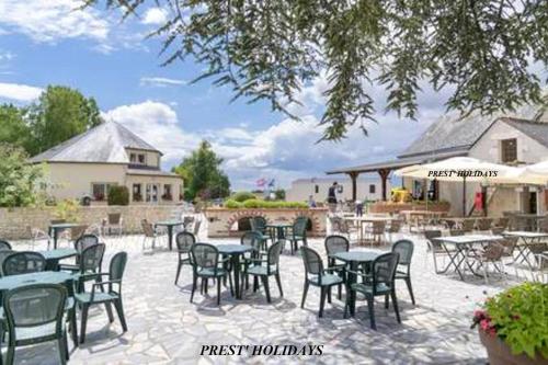 Bungalow de 3 chambres avec piscine partagee et jardin amenage a Onzain B