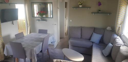 Bungalow de 3 chambres avec piscine partagee et jardin amenage a Onzain
