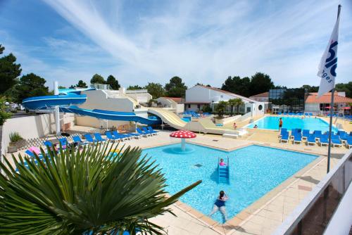 Bungalow de 3 chambres avec piscine partagee et jardin amenage a Saint Jean de Monts a 2 km de la plage