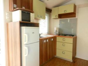 Bungalow de 3 chambres avec piscine partagee et terrasse amenagee a Trogues