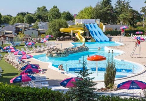 Bungalow de 3 chambres avec piscine partagee jardin amenage et wifi a Onzain