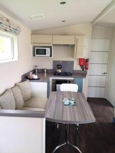 Bungalow de 3 chambres avec piscine partagee jardin amenage et wifi a Onzain