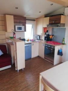 Bungalow de 3 chambres avec piscine partagee jardin amenage et wifi a Vias