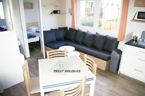 Bungalow de 3 chambres avec vue sur le lac piscine partagee et jardin a Onzain