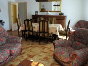 Bungalow with pool ideally located in Provence