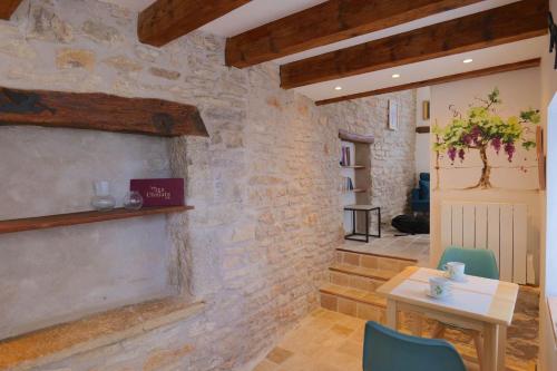 By les Climats - L'Angevin - Gevrey-Chambertin