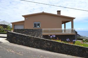 Maison de vacances Cantinho da Bela Vista Canada do Joao Pacheco, 44 Canada do Joao Pacheco, 44 9700-368 Porto Judeu Açores